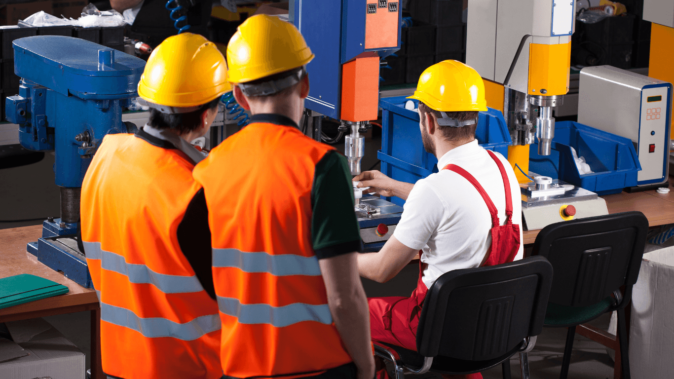 Labour Law Compliance in UAE: What Employers Need to Know Before Hiring